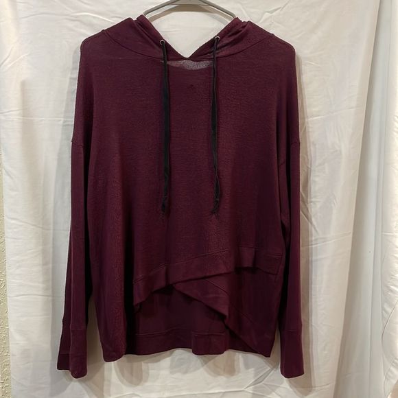 Jillie Tulip Hem Knit Hoodie‎ - Picture 3 of 8